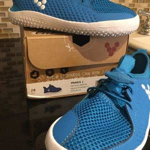 NIB Vivobarefoot Primus Sport Junior Size EU28 US11